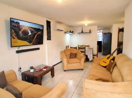 Acogedora Casa Completa con jacuzzi privado，位于基多的乡村别墅