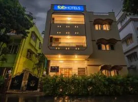 FabHotel Astoria House - Near Central Park