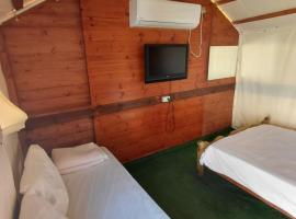 גלמפינג גולני - חווית נופש קסומה בלב חד נס，位于哈德内斯的酒店