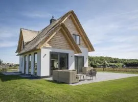 Lush Villa in De Cocksdorp Texel with Steambath