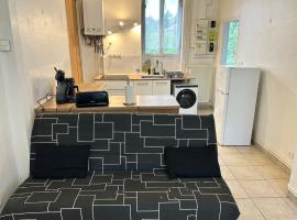 Charmant appartement T2 Parc de la Verrerie Confort，位于勒克佐的酒店