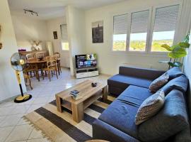 Le Friendly avec Parking - 6 pers - 15 min de Lyon - Balcon，位于科尔巴斯的酒店