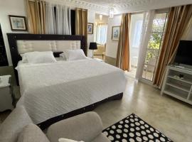 Hotel Daymond Blue Tropical Lodge，位于巴拉奥纳省圣克鲁斯的酒店