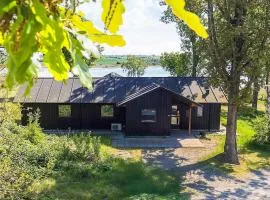 12 person holiday home in Millinge