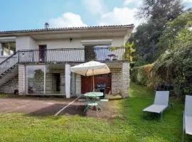 3 Bedroom Gorgeous Apartment In Confolens