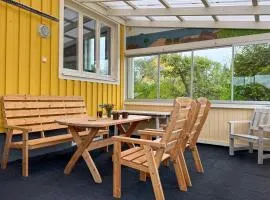 2 Bedroom Beautiful Home In Påskallavik