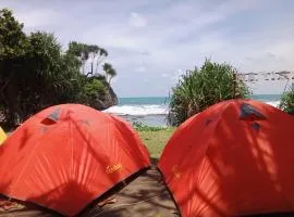 Camping Keluarga pantai madasari