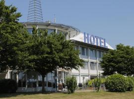 Hotel Schwanau garni，位于施瓦瑙黑森林机场 - LHA附近的酒店