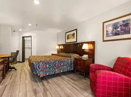 Paradise Lodge - Canoga Park, Los Angeles