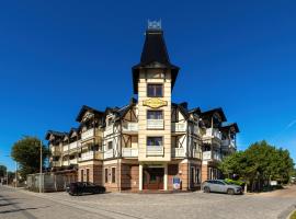 Hotel&Spa Stary Dziwnów basen swimming pool，位于济夫努夫的酒店