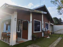 Hidden Koi Staycation - 2 Bedroom，位于Castillejos的青旅