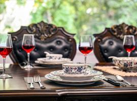 Spacious 6BR Getaway Game Room Firepit NYC，位于艾姆斯佛德的酒店