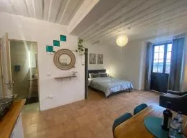 Casa lovits - Cozy One-Bedroom Apartment with Modern Comforts