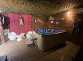 Dépendance cosy climatisée jacuzzi diner aux chandelles