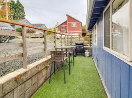 Walk to Mingus Park Quaint Escape with Private Yard