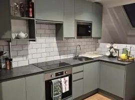 Amazing Central Windsor Flat Contractors welcome