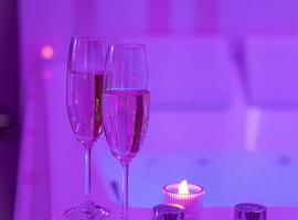 Love room à 30 mn des plages et de Vannes，位于Questembert的酒店