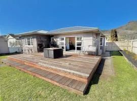 3-Beds with Sunny Deck & Gardens