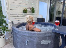 Pool House Terracina，位于泰拉奇纳的酒店