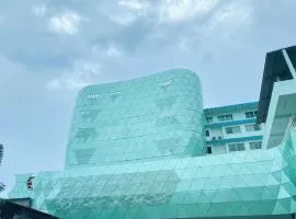 春蓬莫拉克双子酒店