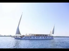Cobra Nile Sails - Tranquility