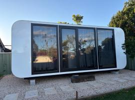 Taree CBD Tiny backyard POD，位于塔里的酒店