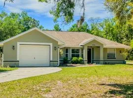 Private Room at Crystal River Retreat with Salt Water Pool