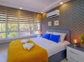 Modern Flat Across Hadrian Gate