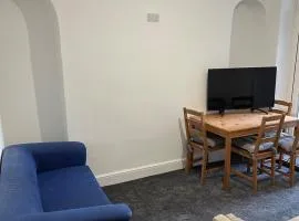 5 bed workers home in Valleys