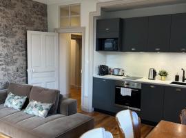 Château de Sampigny - 10 min de Clermont-Ferrand，位于热尔扎的酒店