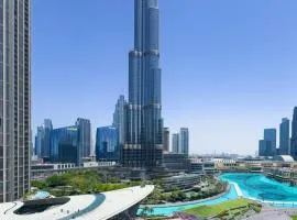 GRANDE SIGNATURE with a direct Burj Khalifa view and Private Fountain Show with DXB AIRPORT VIP Shuttle option for 8 guests