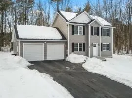 Private Primary Suite in New 2024 Home, Ashburnham with Parking and Wi-Fi