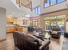 Lakefront-Sleep 12-Big Sandy Lodge Resort-Luxury，位于McGregor的酒店