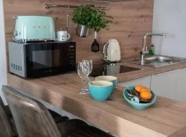 Studio-Parkplatz-Netflix-Balkon