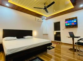 Hotel Royal Excellency inn，位于Satna的酒店