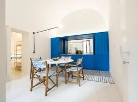 Designer three-room apartment 100 meters from the cathedral Amalfi 44