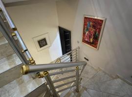 Effixzzy villa，位于Aja的酒店