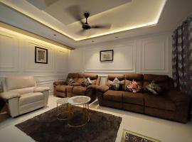 AL-MANAL 203 Grand luxe 3BHK Suite，位于Bhatkal的酒店