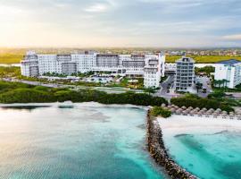 Embassy Suites By Hilton Aruba Beach Resort，位于棕榈滩的酒店
