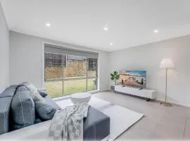 Renovated Cozy Family house - Wi-Fi, Parking