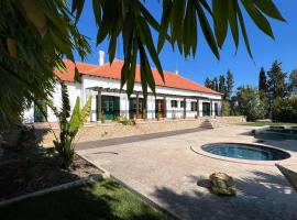 Lugar Minas da Caveira - Hotel - Colonial Farmhouse with Cottage，位于格兰杜拉的酒店