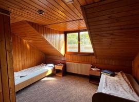 FELIX hostel，位于Dumbrăveni的酒店