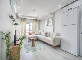 Boho Style Flat with Free WiFi Near Kaleici & AVM