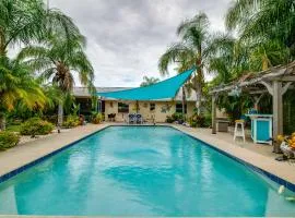 Outdoor Oasis with Bar and Lanai Tavares Escape