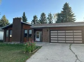 Entire Basement Private Suite - Extra Spacious & Cozy