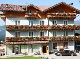 阿尔伯戈米拉蒙蒂酒店，位于拉瓦罗内的酒店