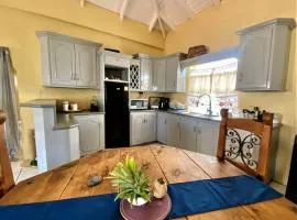 Spacious 2-Bedroom, 2-Bath Apartment 5 Mins to Sandy Beach & Airport