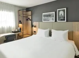 钟楼巴黎东潘定酒店