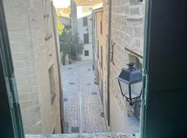 Une chambre à louer dans une maison au centre ville Uzes