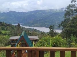 Caba&ntilde;a small Dharma，位于Macanal的露营地